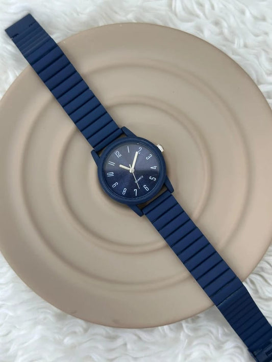 Gece Kristali Bayan Spor Tarz Saat – lacivert Şıklık★★★★★