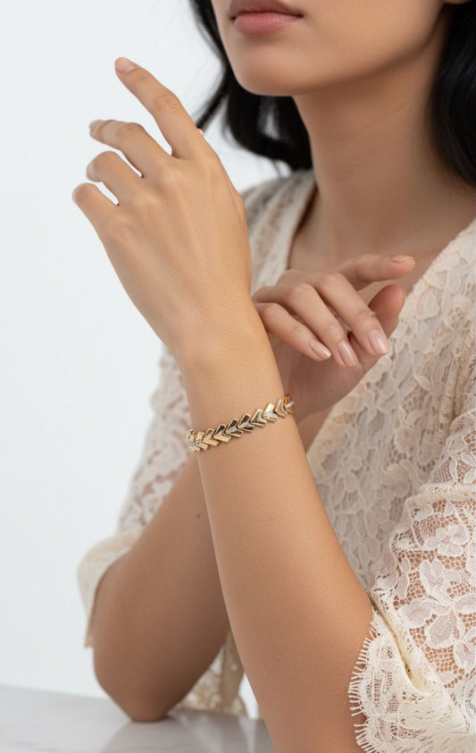 Xuping Vdesenli taş detaylı★★★★★